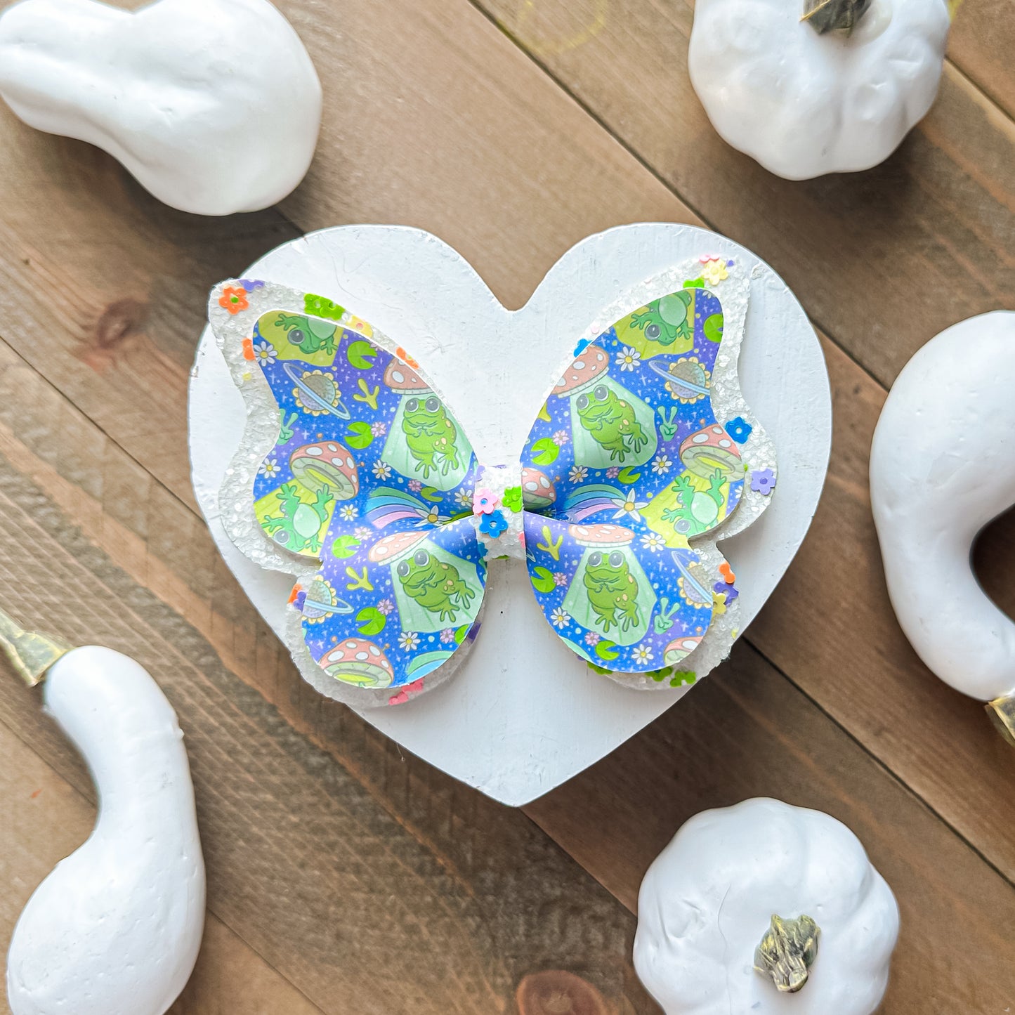 UFO Frogs Butterfly Bow